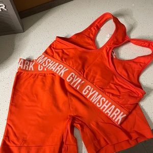 Red gym shark set size M/L